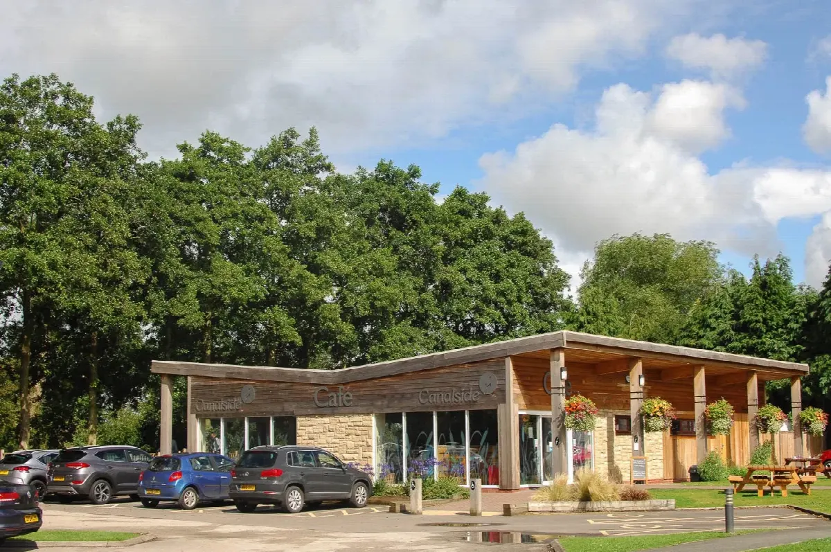 Canalside Farm Shop and Café from the car park